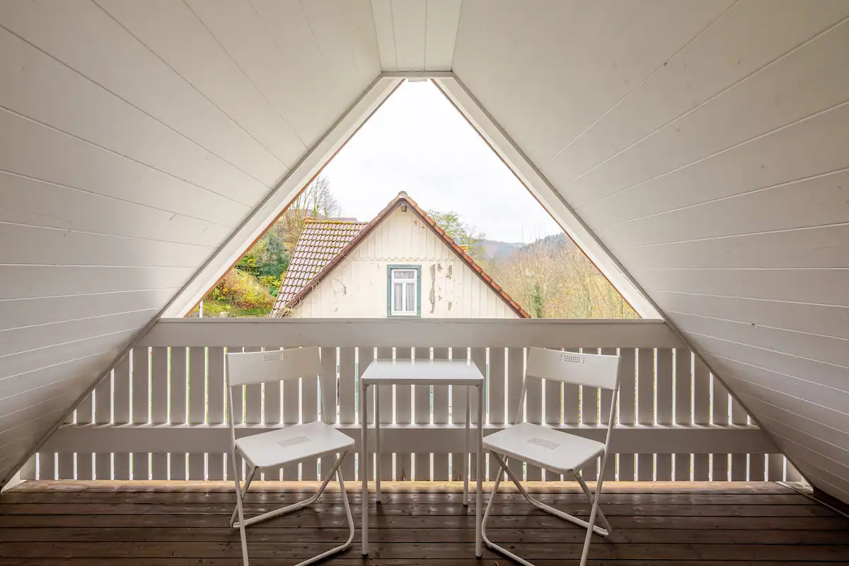 Großzügige Terrasse mit Blick zum Falkenstein